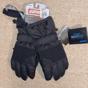 Woman’s winter gloves.